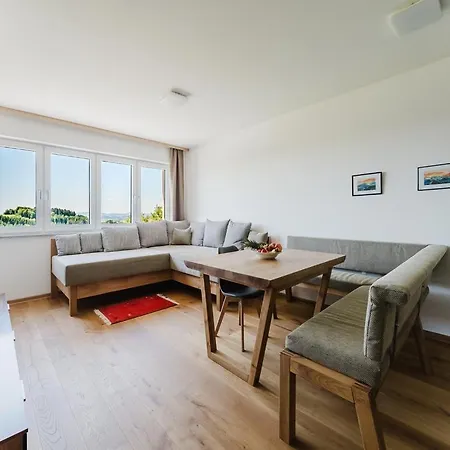 イン Langs Wirtshaus 3*